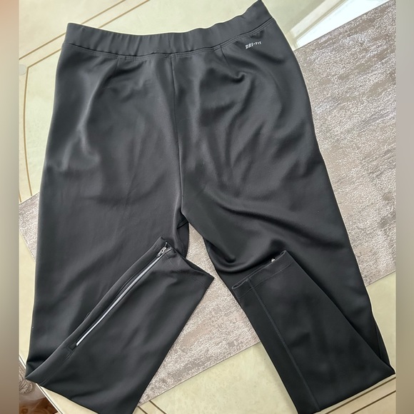 Nike Women’s Joggers - Picture 12 of 16